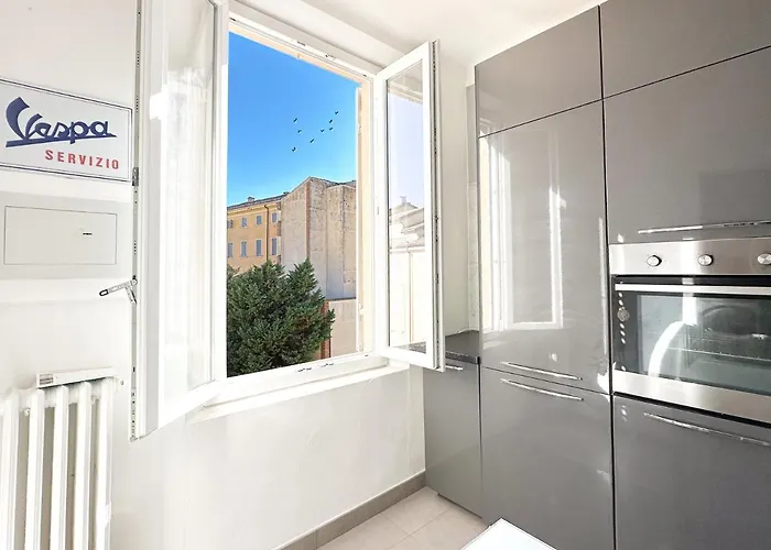 Luxury Next To The Francescana Apartament Modena